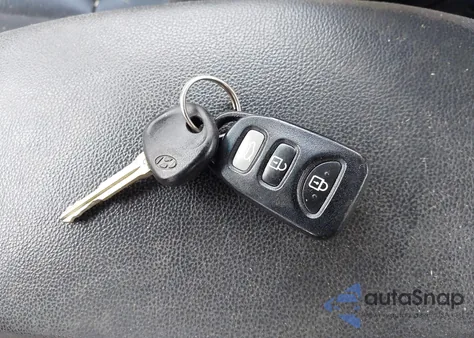 2013 Hyundai Elantra Limited z USA, uszkodzony, nr VIN KMHDH4AE2DU508993